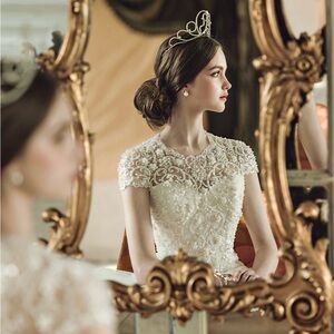 SHOW LISTING ✨🤍✨